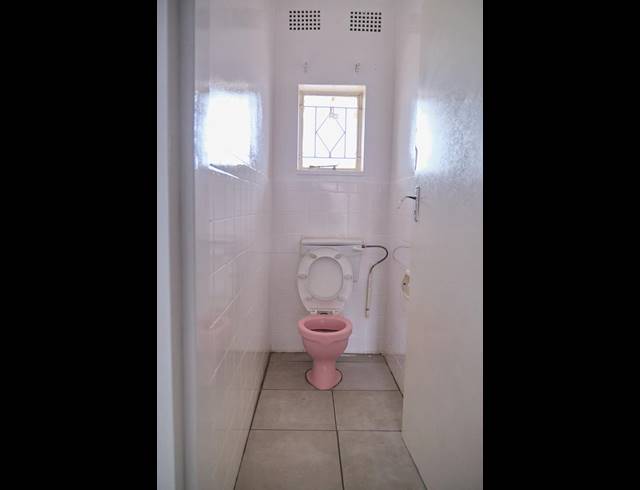 2 BEDROOM PROPERTY TO RENT IN FLORIDA LAKE